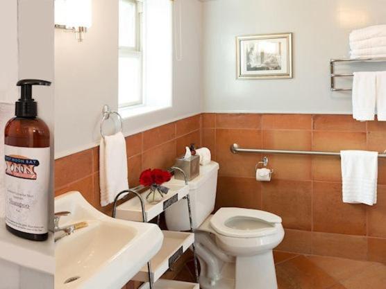 Half Moon Bay Inn - Main Street Downtown المظهر الخارجي الصورة