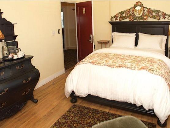 Half Moon Bay Inn - Main Street Downtown المظهر الخارجي الصورة